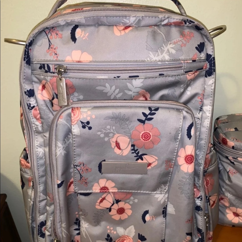 Jujube Wallflower BRB Be Right Back